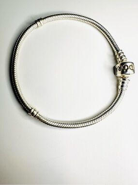 7.5” / 19cm Pandora Moments Snake Bracelet with Barrel Clasp S925 ALE Sterling